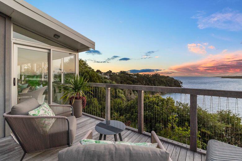 Waterfront Elegance on Waiheke Island - Waiheke Island, New Zealand
