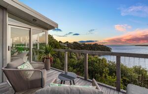 Waterfront Elegance on Waiheke Island - Waiheke Island, New Zealand