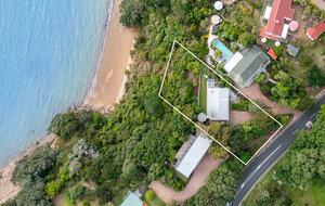 Waterfront Elegance on Waiheke Island - Waiheke Island, New Zealand