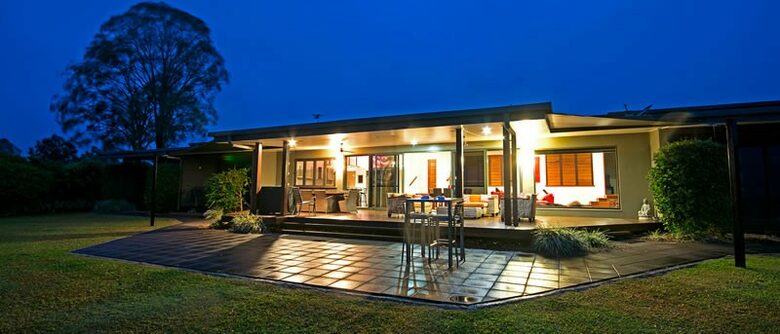 Group Getaway with Firepit & BBQ on Lake Tinaroo - Barrine, Australia