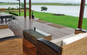 Group Getaway with Firepit & BBQ on Lake Tinaroo - Barrine, Australia