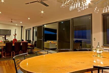 Group Getaway with Firepit & BBQ on Lake Tinaroo - Barrine, Australia