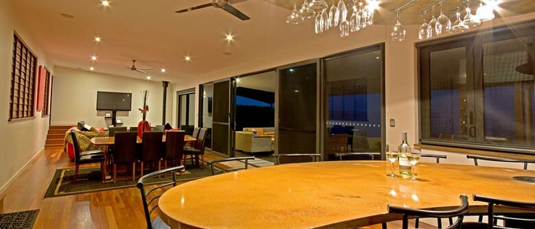 Group Getaway with Firepit & BBQ on Lake Tinaroo - Barrine, Australia