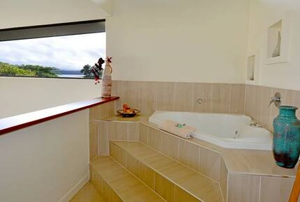 Group Getaway with Firepit & BBQ on Lake Tinaroo - Barrine, Australia