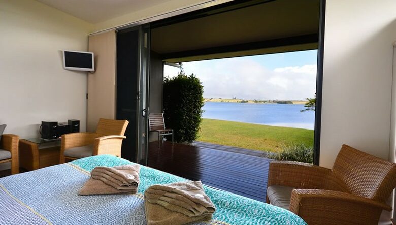 Group Getaway with Firepit & BBQ on Lake Tinaroo - Barrine, Australia