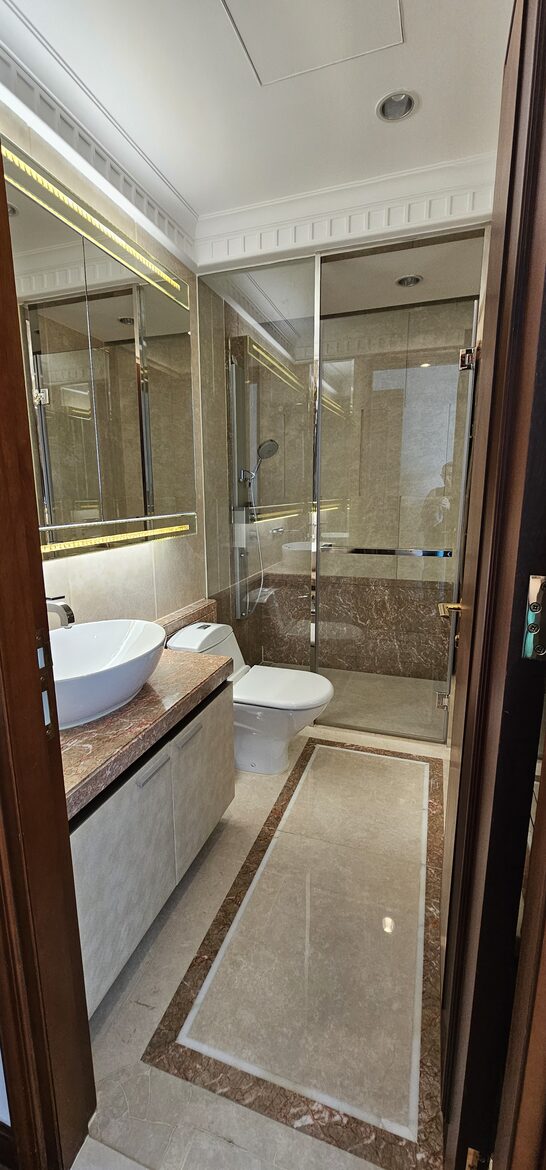 Elegant Wan Chai Residence with Panoramic Views - Wan Chai, Hong Kong