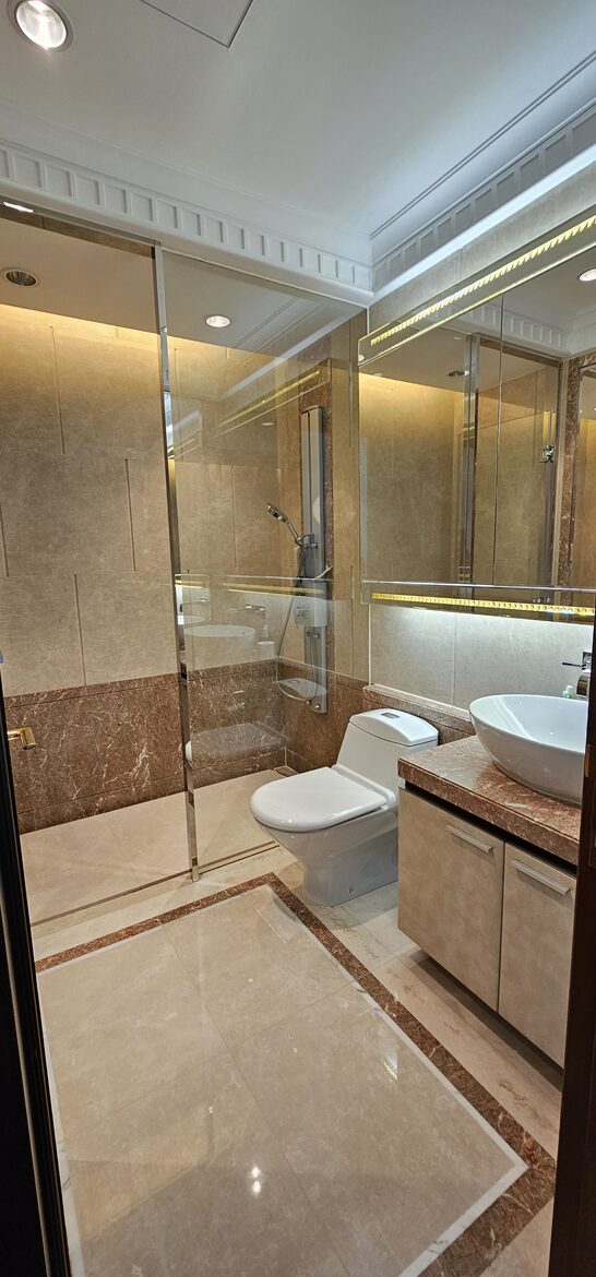 Elegant Wan Chai Residence with Panoramic Views - Wan Chai, Hong Kong