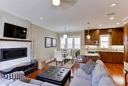 Refined Coronado Townhouse with Skyline Views - Coronado, California