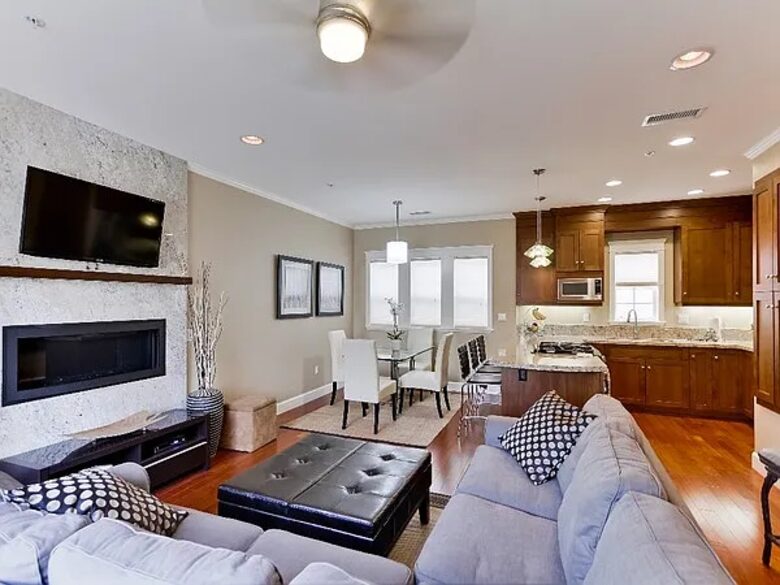 Refined Coronado Townhouse with Skyline Views - Coronado, California