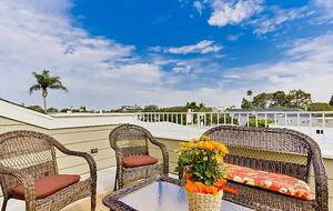 Refined Coronado Townhouse with Skyline Views - Coronado, California