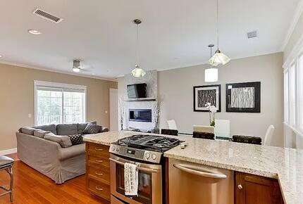 Refined Coronado Townhouse with Skyline Views - Coronado, California