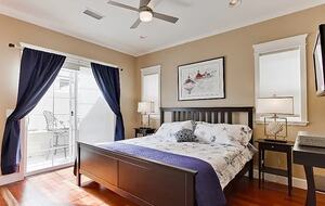 Refined Coronado Townhouse with Skyline Views - Coronado, California