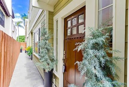 Refined Coronado Townhouse with Skyline Views - Coronado, California