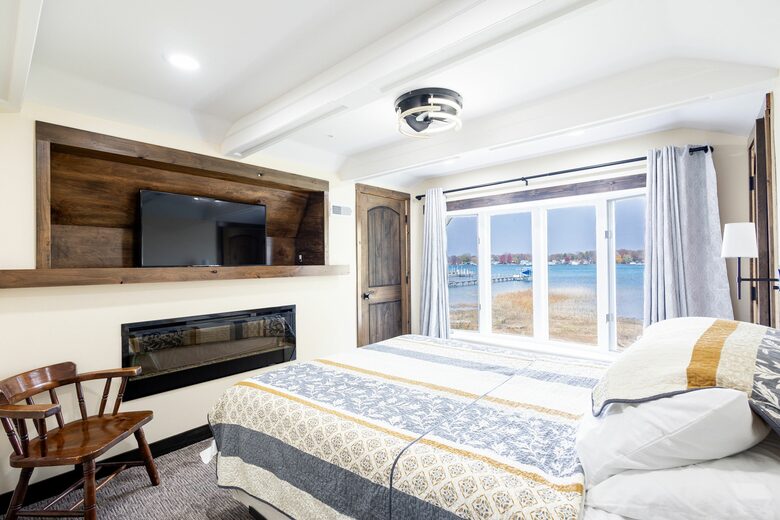 Charming Blue Waterfront Haven - Harsens Island, Michigan