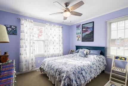 Charming Blue Waterfront Haven - Harsens Island, Michigan