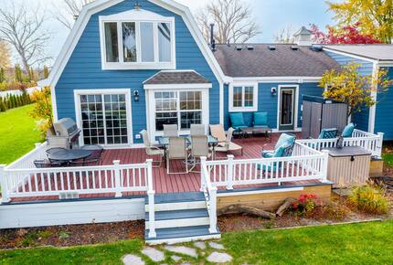 Charming Blue Waterfront Haven - Harsens Island, Michigan