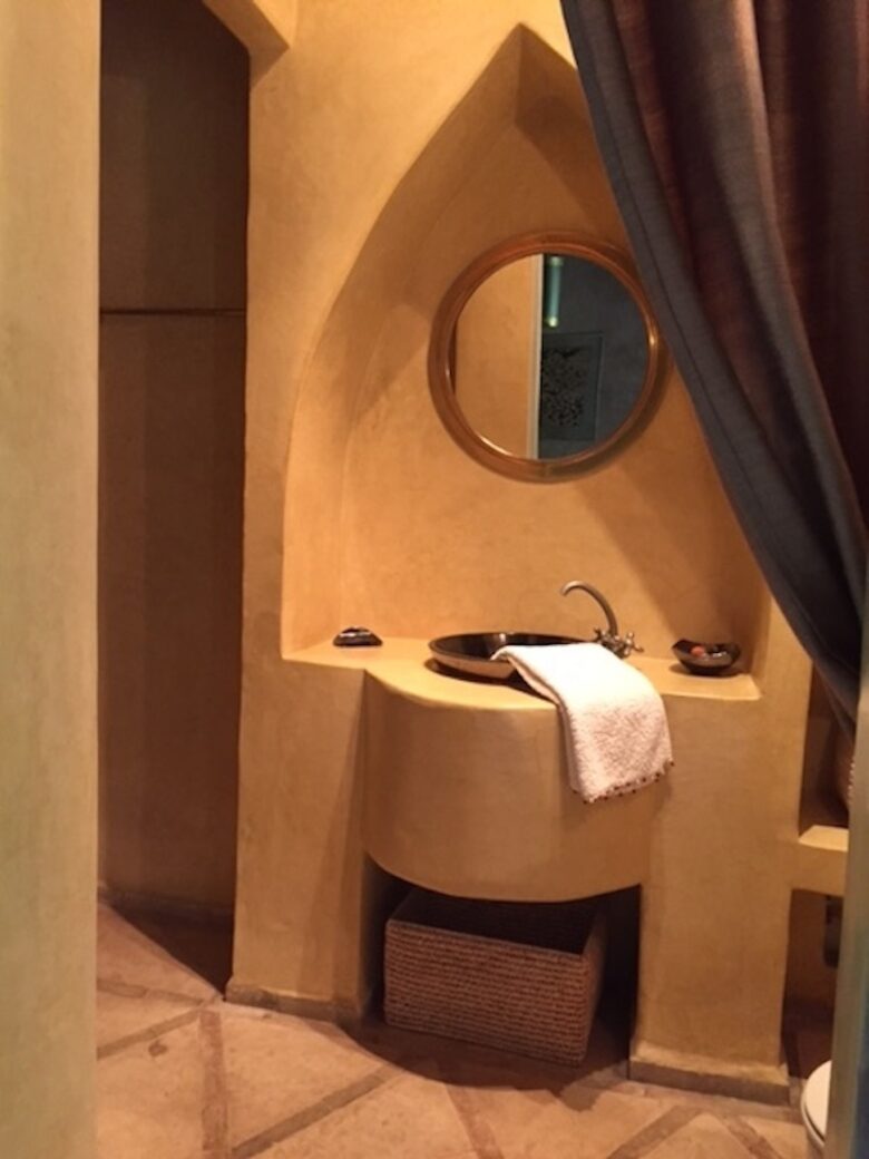 Bathroom of bedroom 2 - Main house “Dar Salma”