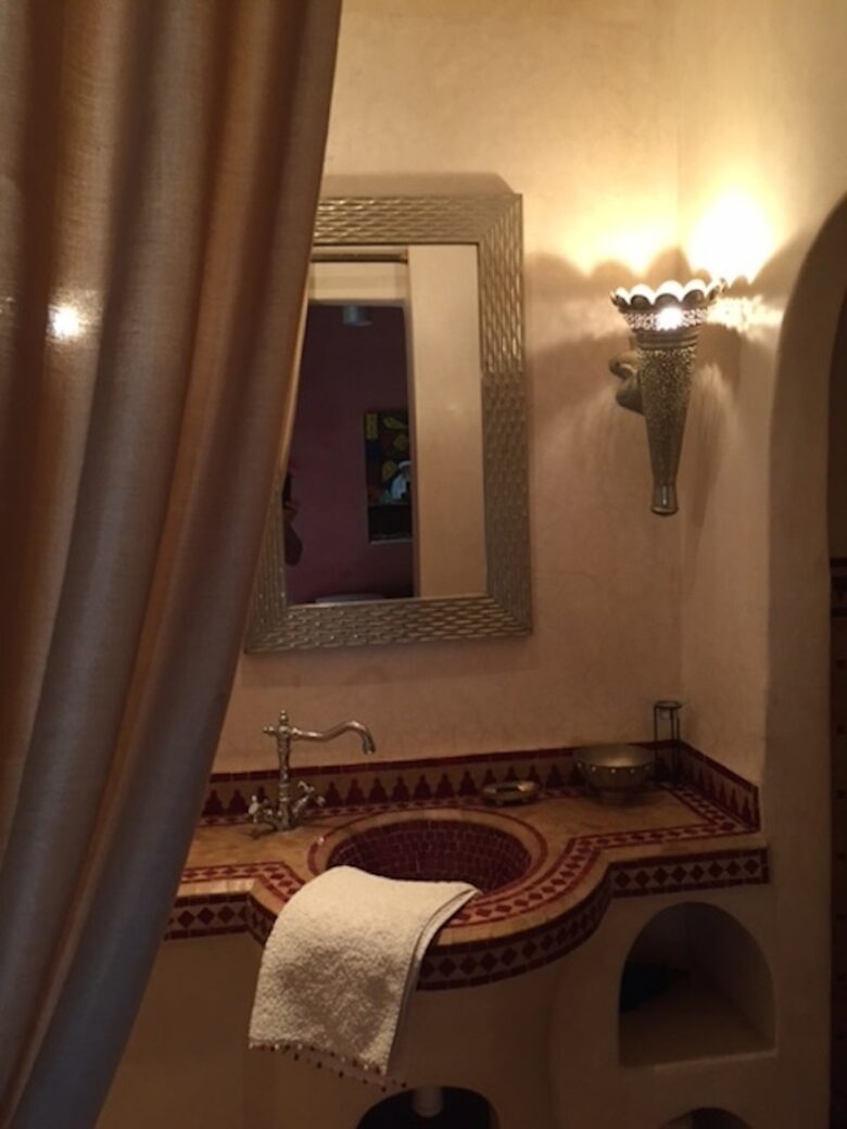 Bathroom of bedroom 1 - Main house