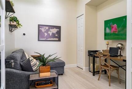 Chic Naples Retreat with Heated Pool - Naples, Florida