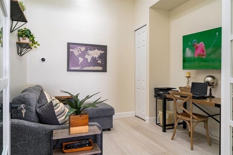 Chic Naples Retreat with Heated Pool - Naples, Florida