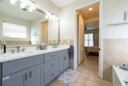 Chic Naples Retreat with Heated Pool - Naples, Florida