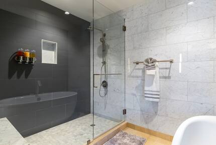 Exquisite South Lake Tahoe Residence with Resort Amenities - South Lake Tahoe, California