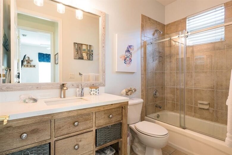 Chic Naples Retreat with Heated Pool - Naples, Florida