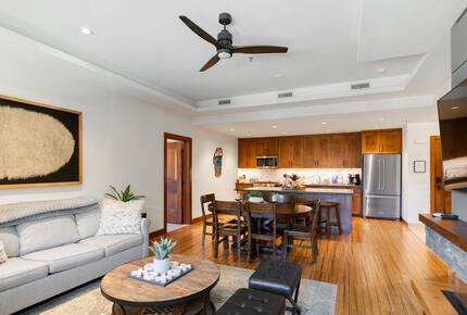 Exquisite South Lake Tahoe Residence with Resort Amenities - South Lake Tahoe, California