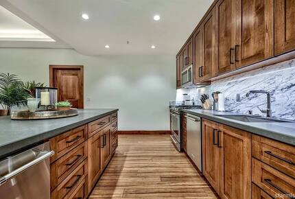 Exquisite South Lake Tahoe Residence with Resort Amenities - South Lake Tahoe, California