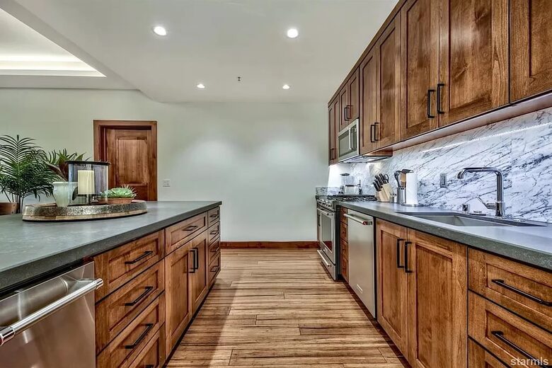 Exquisite South Lake Tahoe Residence with Resort Amenities - South Lake Tahoe, California