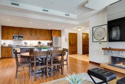 Exquisite South Lake Tahoe Residence with Resort Amenities - South Lake Tahoe, California