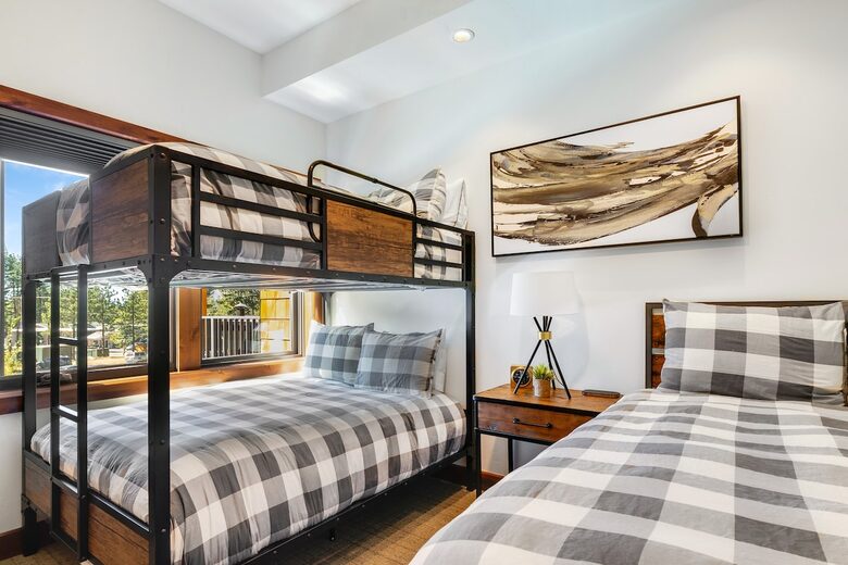 Exquisite South Lake Tahoe Residence with Resort Amenities - South Lake Tahoe, California