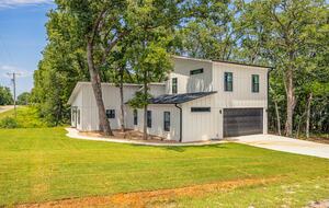 Charming Lake Texoma Retreat - Kingston, Oklahoma