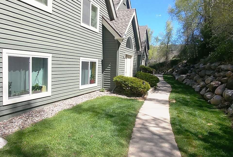 Modern Edwards Retreat on the Eagle River - Edwards, Colorado