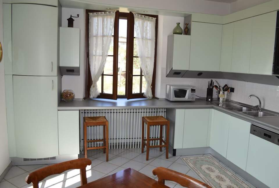 Elegant Italian Retreat Surrounded by Vineyards - Piana del Salto, Italy