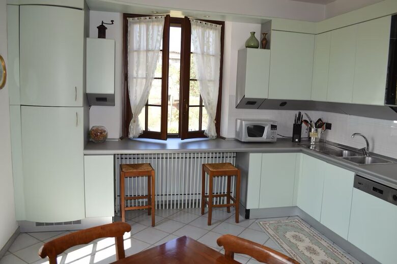 Elegant Italian Retreat Surrounded by Vineyards - Piana del Salto, Italy