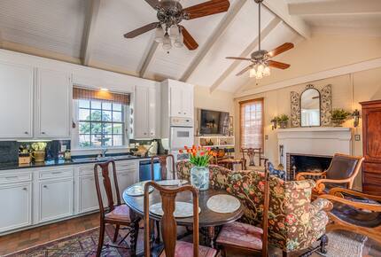 Elegant Natchez Getaway Steps from the Mississippi River - Natchez, Mississippi