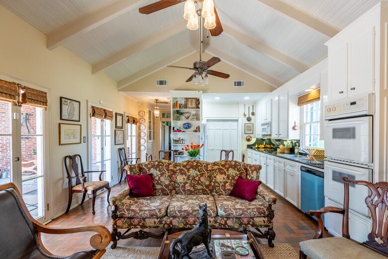 Elegant Natchez Getaway Steps from the Mississippi River - Natchez, Mississippi