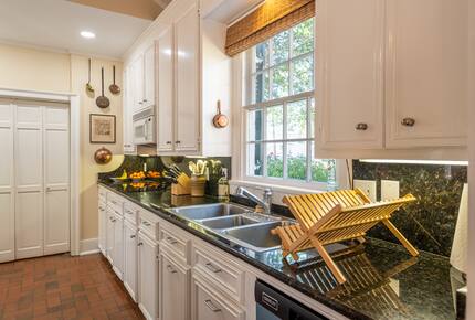 Elegant Natchez Getaway Steps from the Mississippi River - Natchez, Mississippi