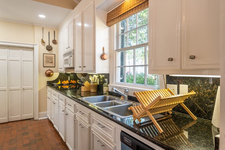 Elegant Natchez Getaway Steps from the Mississippi River - Natchez, Mississippi