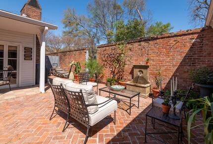 Elegant Natchez Getaway Steps from the Mississippi River - Natchez, Mississippi