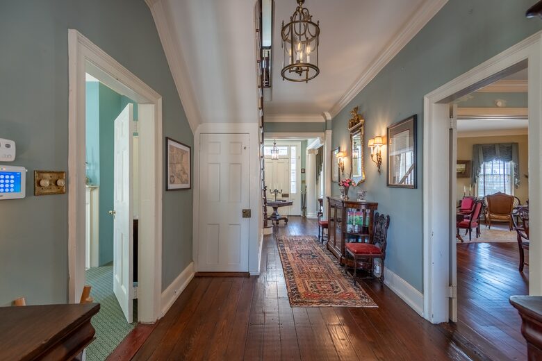 Elegant Natchez Getaway Steps from the Mississippi River - Natchez, Mississippi