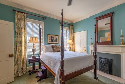 Elegant Natchez Getaway Steps from the Mississippi River - Natchez, Mississippi