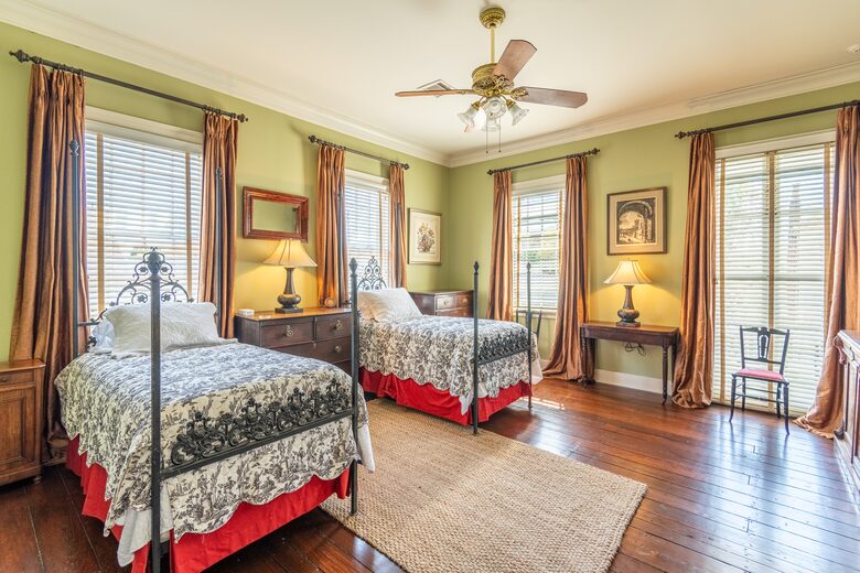 Elegant Natchez Getaway Steps from the Mississippi River - Natchez, Mississippi