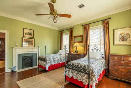 Elegant Natchez Getaway Steps from the Mississippi River - Natchez, Mississippi