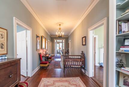 Elegant Natchez Getaway Steps from the Mississippi River - Natchez, Mississippi