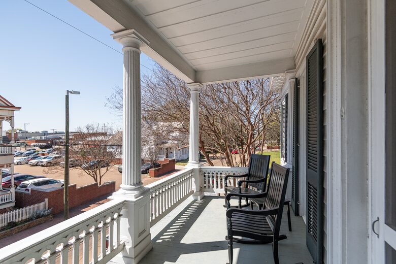 Elegant Natchez Getaway Steps from the Mississippi River - Natchez, Mississippi