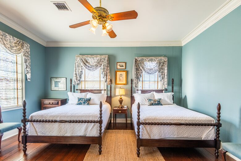 Elegant Natchez Getaway Steps from the Mississippi River - Natchez, Mississippi