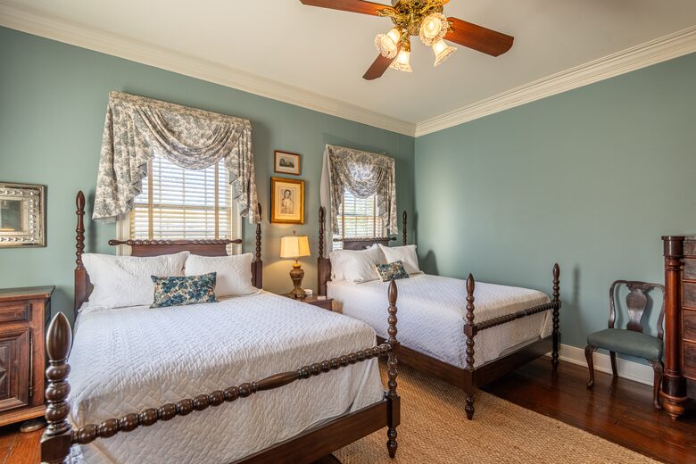 Elegant Natchez Getaway Steps from the Mississippi River - Natchez, Mississippi