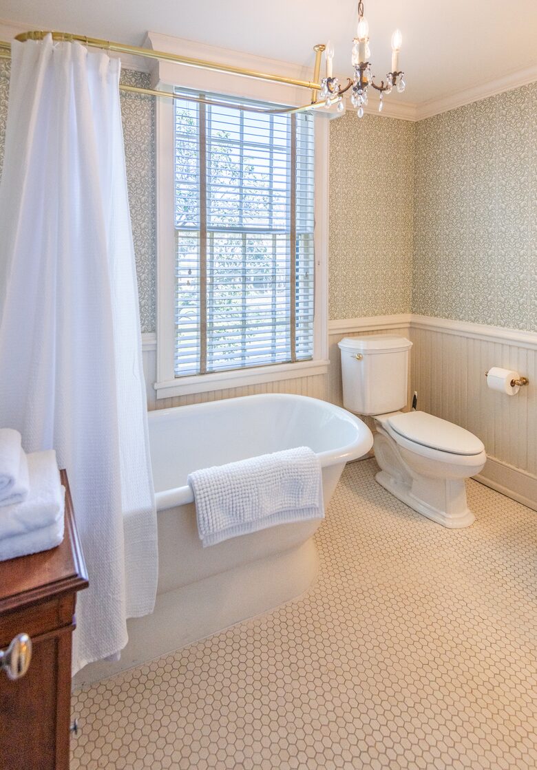 Elegant Natchez Getaway Steps from the Mississippi River - Natchez, Mississippi